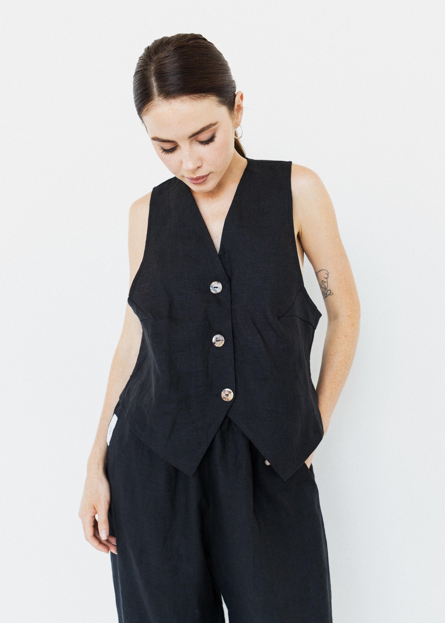 BUTTON FRONT VEST SET///BLACK